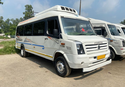 17 Seater Tempo Traveller