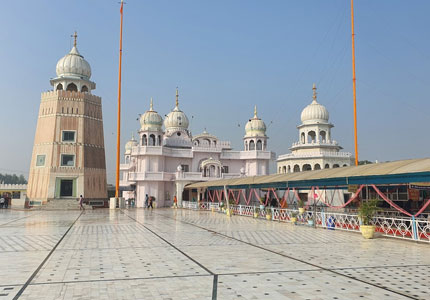 Punjab Sacred Gurudwara Tour